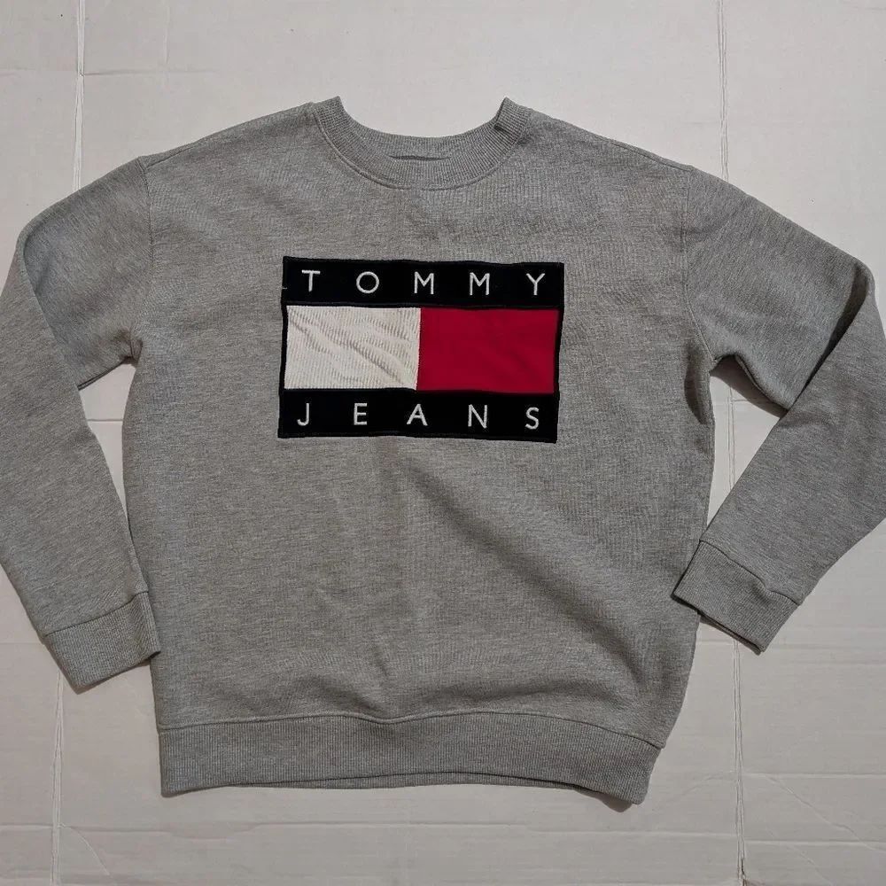 Tommy Hilfiger Big Logo cropped sweatshirt Size Small